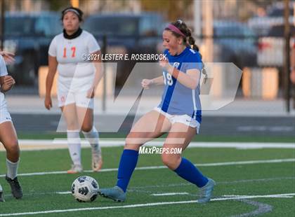 Thumbnail 3 in Gonzales vs La Vernia (UIL 4A Bi-District Playoffs) photogallery.