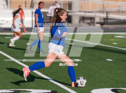 Thumbnail 3 in Gonzales vs La Vernia (UIL 4A Bi-District Playoffs) photogallery.