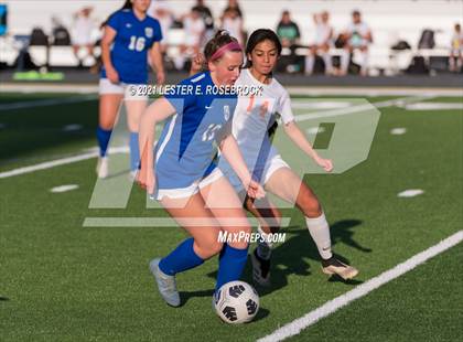 Thumbnail 1 in Gonzales vs La Vernia (UIL 4A Bi-District Playoffs) photogallery.