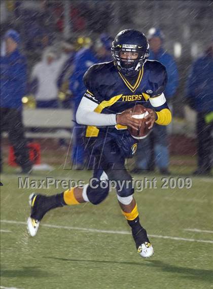 Thumbnail 2 in Inderkum vs. Del Campo (CIF SJS D3 Final) photogallery.