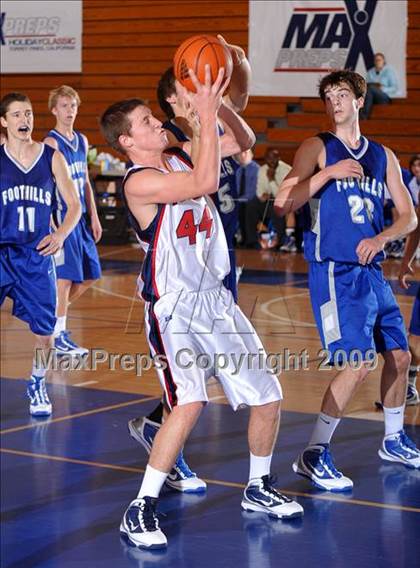 Thumbnail 3 in Catalina Foothills vs Tesoro (MaxPreps Holiday Classic) photogallery.