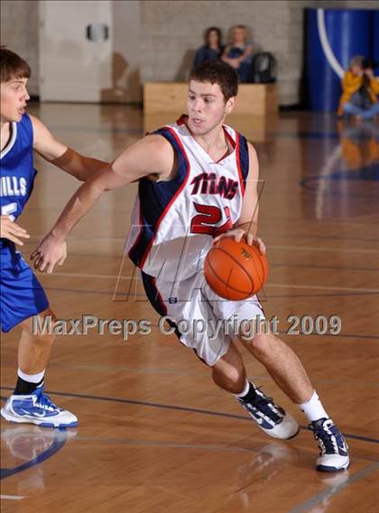 Thumbnail 2 in Catalina Foothills vs Tesoro (MaxPreps Holiday Classic) photogallery.