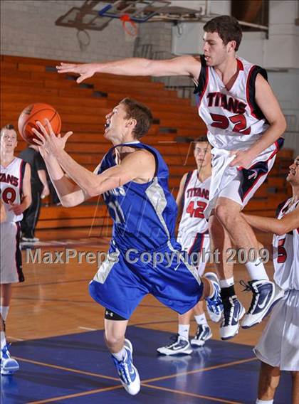 Thumbnail 3 in Catalina Foothills vs Tesoro (MaxPreps Holiday Classic) photogallery.