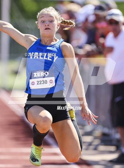 Thumbnail 3 in Class 5 Triple Jump (MSHSAA State Championship) photogallery.