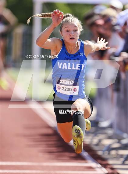 Thumbnail 2 in Class 5 Triple Jump (MSHSAA State Championship) photogallery.