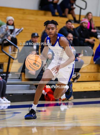 Thumbnail 1 in Ridgeview vs. Hanford West photogallery.