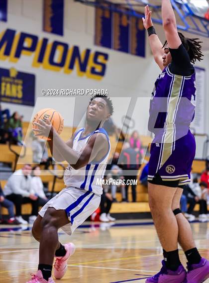 Thumbnail 2 in Ridgeview vs. Hanford West photogallery.