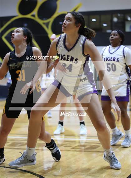 Thumbnail 1 in Tri-Valley vs Pickerington Central (OHSAA D1 District Final) photogallery.