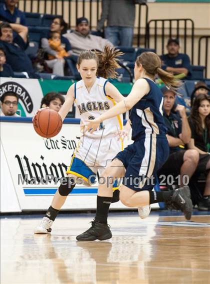 Thumbnail 3 in Vincent Memorial vs Christian Life Academy (CIF SDS D5 Final) photogallery.