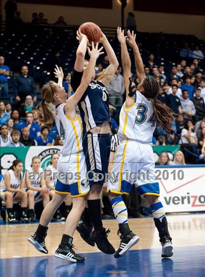 Thumbnail 2 in Vincent Memorial vs Christian Life Academy (CIF SDS D5 Final) photogallery.