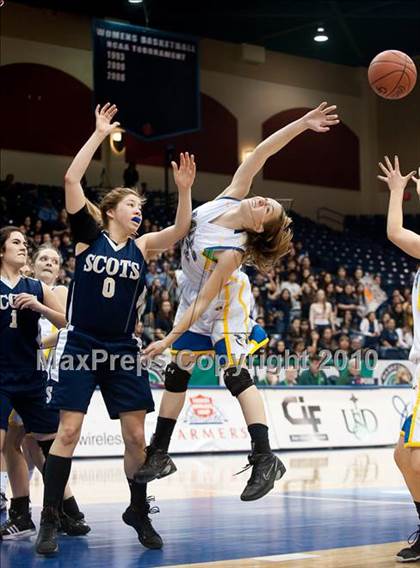 Thumbnail 1 in Vincent Memorial vs Christian Life Academy (CIF SDS D5 Final) photogallery.