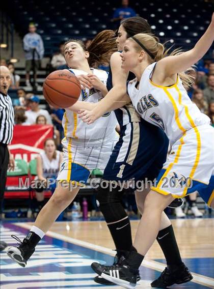 Thumbnail 3 in Vincent Memorial vs Christian Life Academy (CIF SDS D5 Final) photogallery.