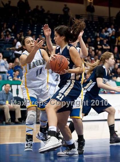 Thumbnail 3 in Vincent Memorial vs Christian Life Academy (CIF SDS D5 Final) photogallery.