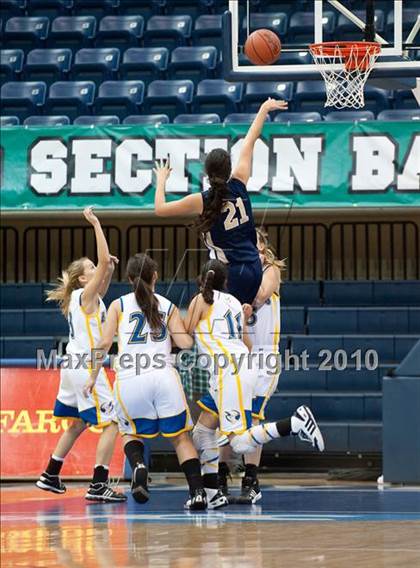 Thumbnail 1 in Vincent Memorial vs Christian Life Academy (CIF SDS D5 Final) photogallery.