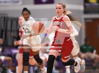 Thumbnail 3 in Laurel vs. Perry (OHSAA D2 Regional Final) photogallery.