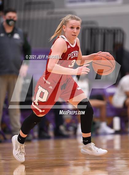 Thumbnail 3 in Laurel vs. Perry (OHSAA D2 Regional Final) photogallery.