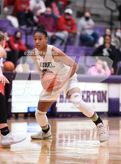 Thumbnail 3 in Laurel vs. Perry (OHSAA D2 Regional Final) photogallery.
