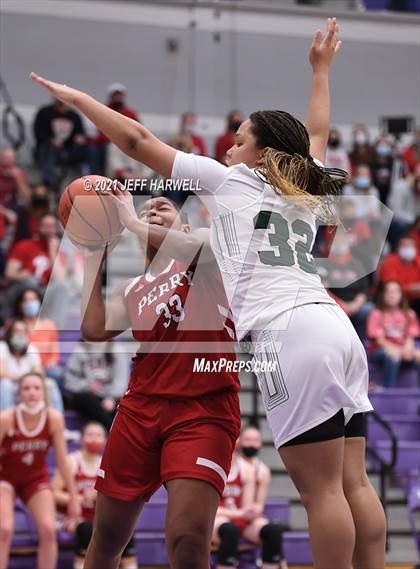 Thumbnail 2 in Laurel vs. Perry (OHSAA D2 Regional Final) photogallery.
