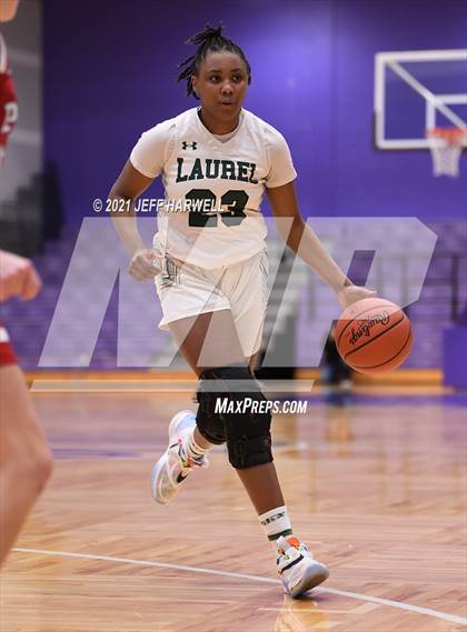 Thumbnail 3 in Laurel vs. Perry (OHSAA D2 Regional Final) photogallery.