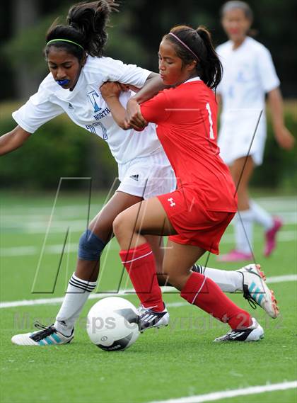 Thumbnail 3 in Nashua North vs.Manchester Memorial photogallery.