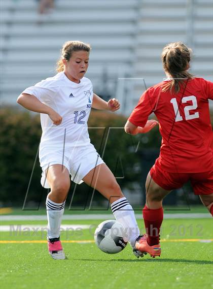Thumbnail 3 in Nashua North vs.Manchester Memorial photogallery.