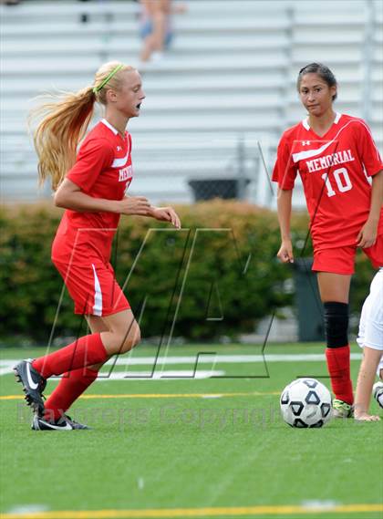 Thumbnail 3 in Nashua North vs.Manchester Memorial photogallery.