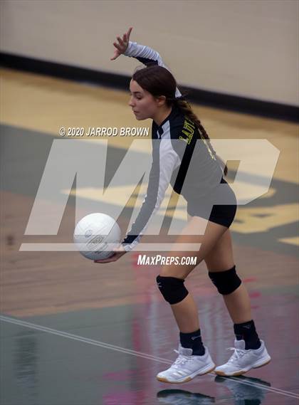 Thumbnail 2 in West Orange-Stark vs. Little Cypress-Mauriceville photogallery.