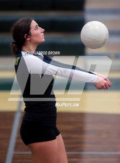 Thumbnail 2 in West Orange-Stark vs. Little Cypress-Mauriceville photogallery.