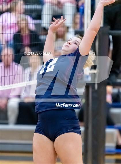 Thumbnail 2 in Grassfield @ Hickory photogallery.