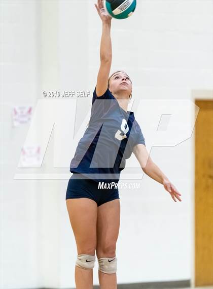 Thumbnail 1 in Grassfield @ Hickory photogallery.