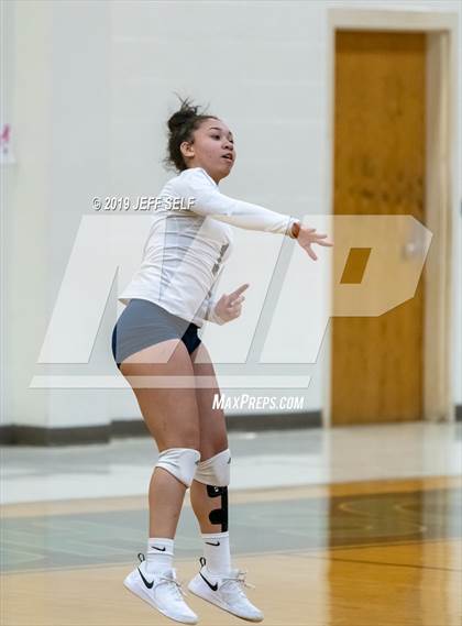Thumbnail 1 in Grassfield @ Hickory photogallery.