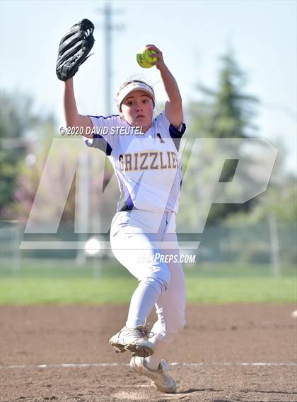 Thumbnail 1 in Lassen vs. Red Bluff (Pleasant Valley Tournament) photogallery.