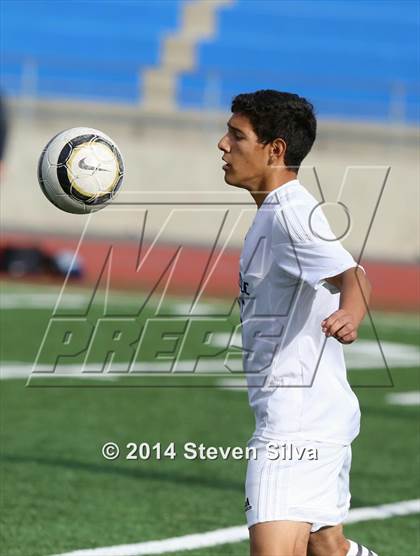Thumbnail 2 in Southwest vs. Steele Canyon (23rd Annual San Diego Holiday Classic) photogallery.