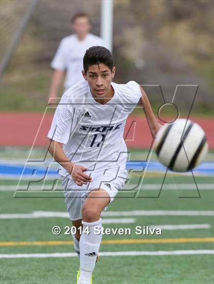 Thumbnail 3 in Southwest vs. Steele Canyon (23rd Annual San Diego Holiday Classic) photogallery.