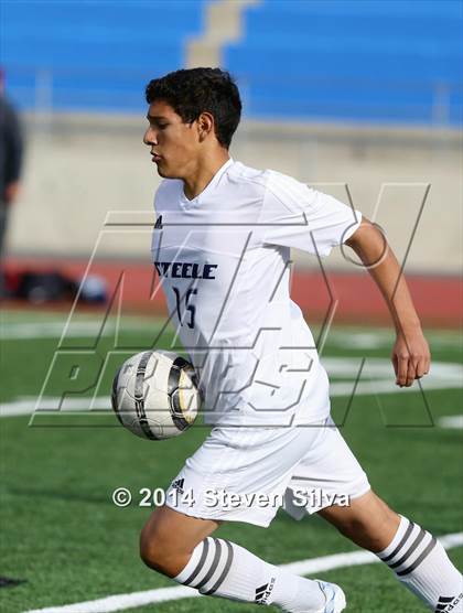 Thumbnail 3 in Southwest vs. Steele Canyon (23rd Annual San Diego Holiday Classic) photogallery.