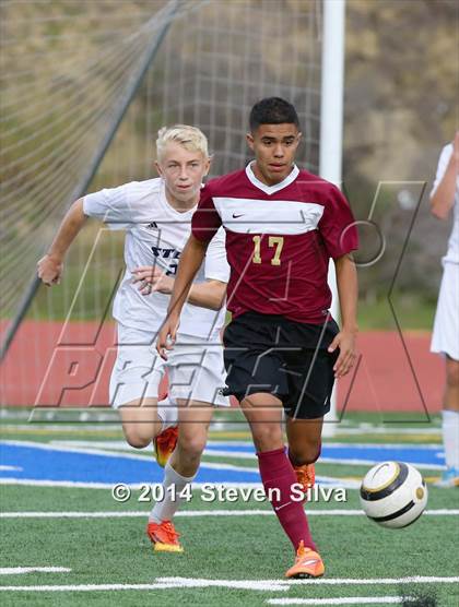 Thumbnail 3 in Southwest vs. Steele Canyon (23rd Annual San Diego Holiday Classic) photogallery.