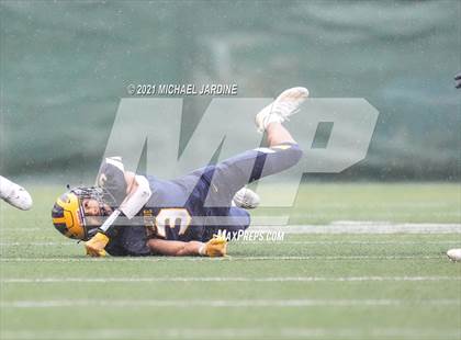 Thumbnail 1 in Bellevue vs. Marysville-Pilchuck (WIAA 3A  Semifinal) photogallery.