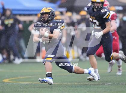 Thumbnail 2 in Bellevue vs. Marysville-Pilchuck (WIAA 3A  Semifinal) photogallery.