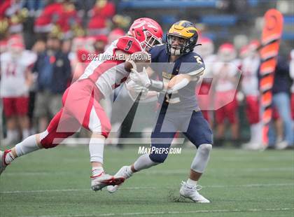Thumbnail 1 in Bellevue vs. Marysville-Pilchuck (WIAA 3A  Semifinal) photogallery.