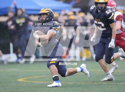 Thumbnail 3 in Bellevue vs. Marysville-Pilchuck (WIAA 3A  Semifinal) photogallery.