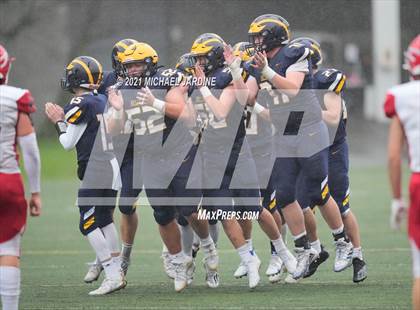 Thumbnail 1 in Bellevue vs. Marysville-Pilchuck (WIAA 3A  Semifinal) photogallery.