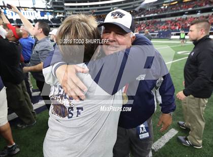 Thumbnail 3 in West Orange-Stark vs. Sweetwater (UIL 4A Division 2 Final) photogallery.