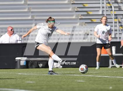 Thumbnail 2 in Rowland Hall vs. Waterford (UHSAA 2A Semifinal) photogallery.
