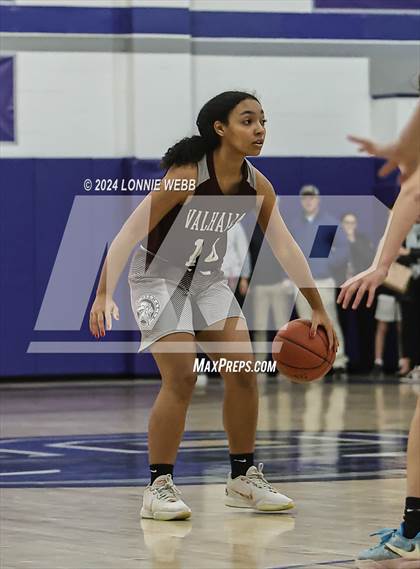 Thumbnail 2 in Valhalla vs Bronxville (NYSPHSAA Section 1 Class B First Round) photogallery.