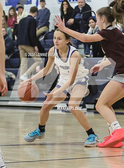 Thumbnail 3 in Valhalla vs Bronxville (NYSPHSAA Section 1 Class B First Round) photogallery.