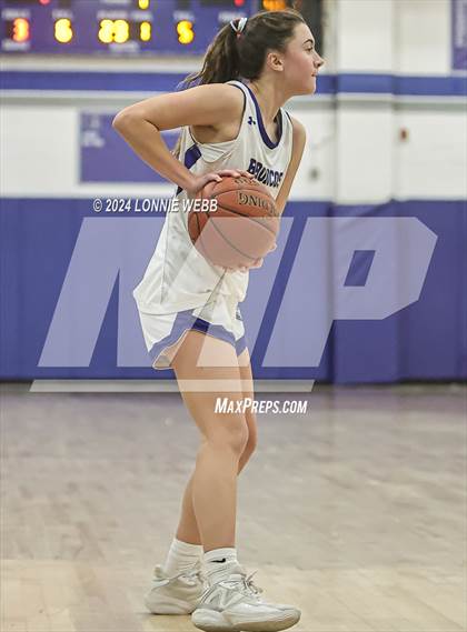 Thumbnail 1 in Valhalla vs Bronxville (NYSPHSAA Section 1 Class B First Round) photogallery.