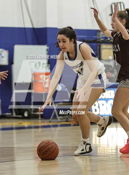Thumbnail 3 in Valhalla vs Bronxville (NYSPHSAA Section 1 Class B First Round) photogallery.