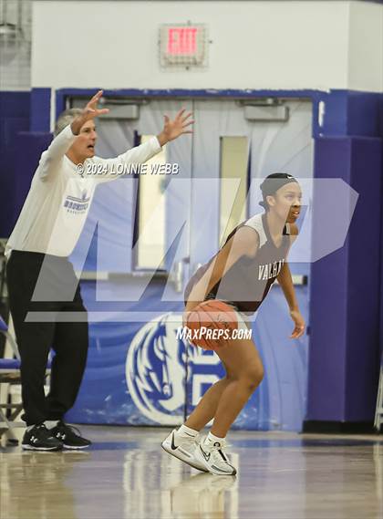 Thumbnail 2 in Valhalla vs Bronxville (NYSPHSAA Section 1 Class B First Round) photogallery.