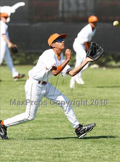 Thumbnail 2 in Creekview vs White photogallery.