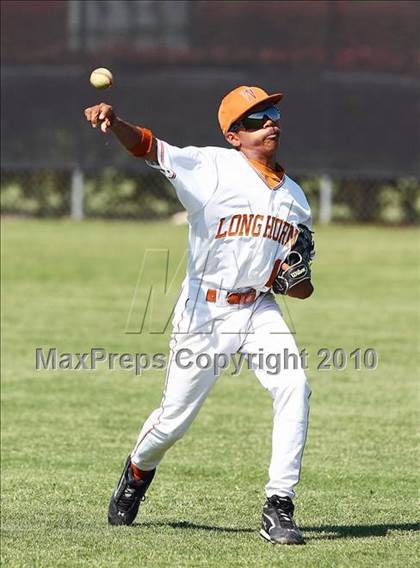 Thumbnail 2 in Creekview vs White photogallery.